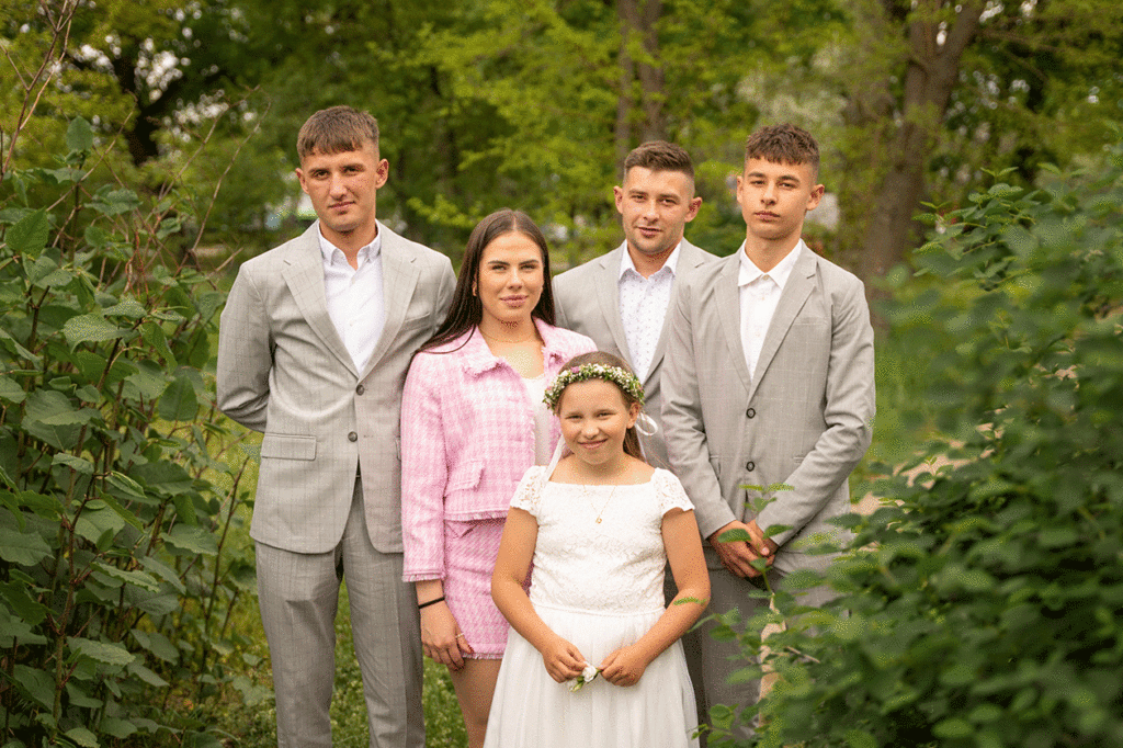 fotografia komonijna , sesja komunia święta, fotograf Poznań, zdjęcia z Komuni Świętej